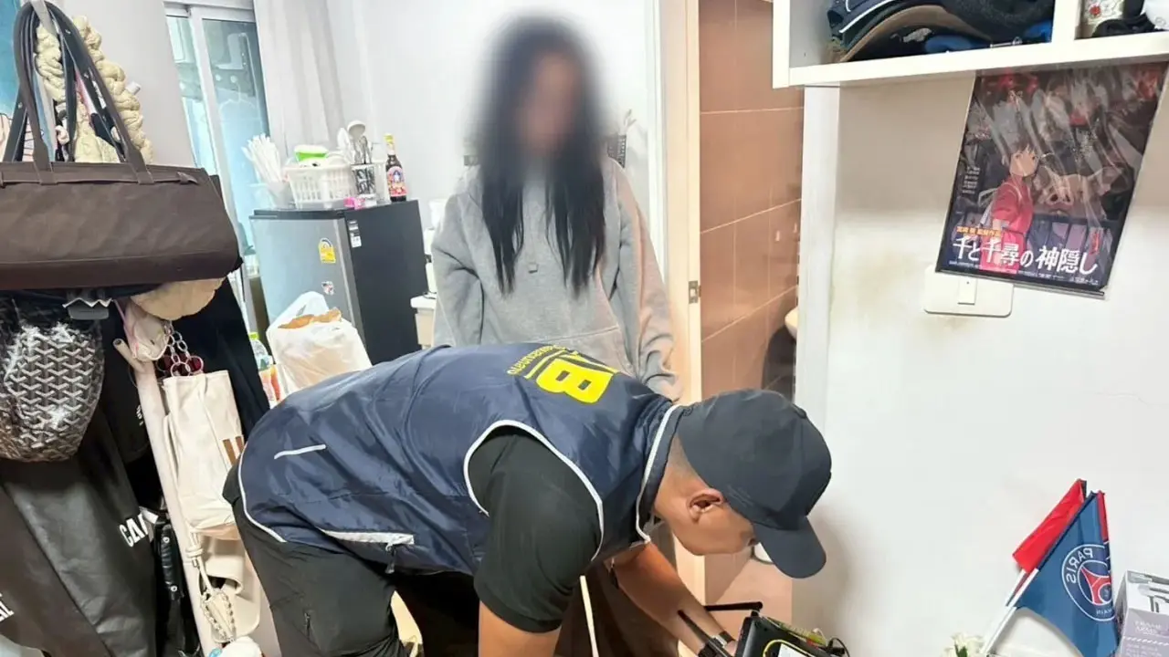 Thailand police are looking for evidence of Tokyogurl's ringing inside her apartment. (Thairath)