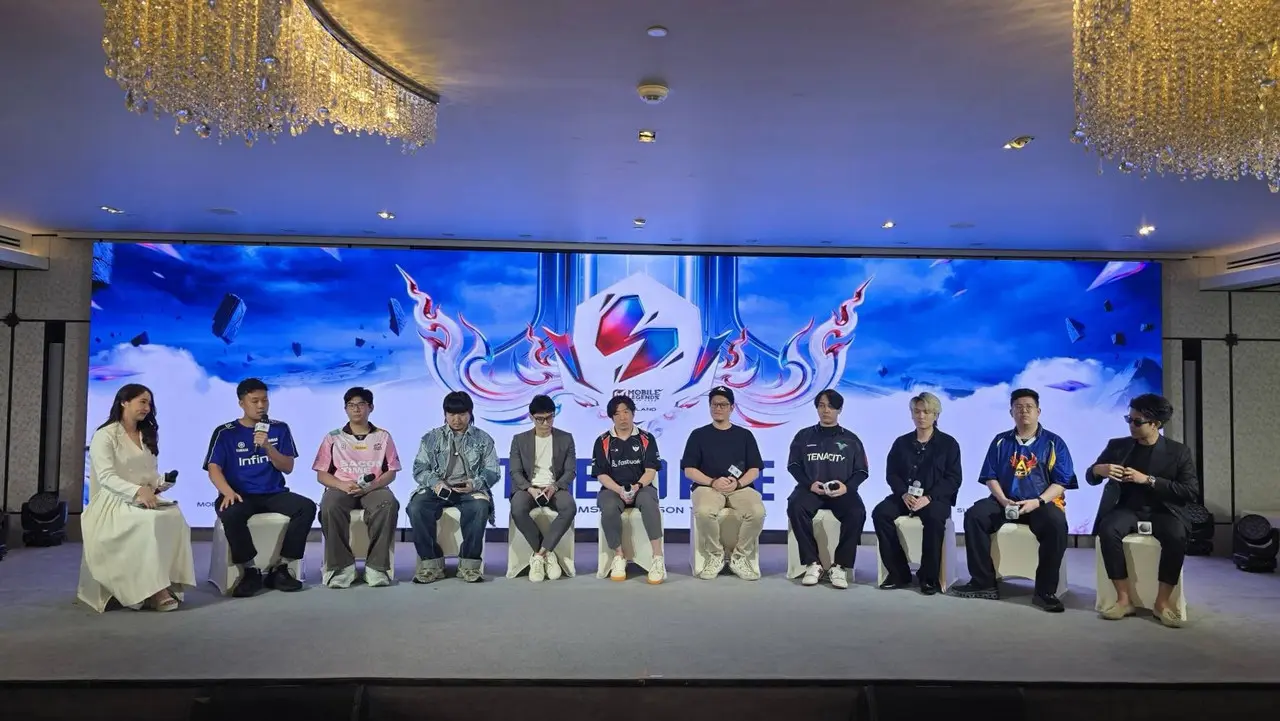 Team head of the 10 participating teams of MSL Thailand engaged in a roundtable discussion. (Moonton)