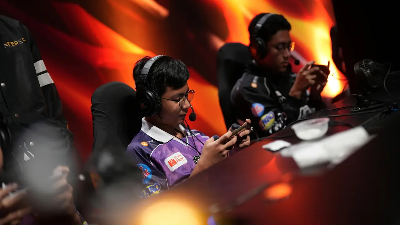 Bigetron and RRQ are the only Indonesian teams to qualify for the grand finals on the third week. (Garena)