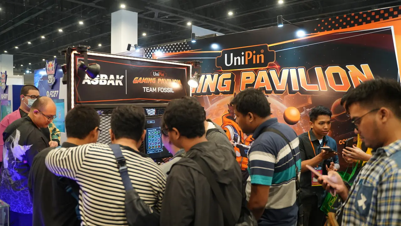 Visitor playing at the UniPin Gaming Pavilion. (UniPin)